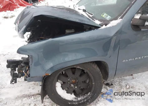 2011 Chevrolet Avalanche 1500 Ls z USA, uszkodzony, nr VIN 3GNTKEE34BG334545